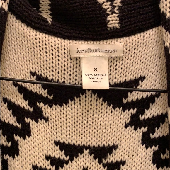 John Paul Richard cozy sweater vest - Picture 2 of 4